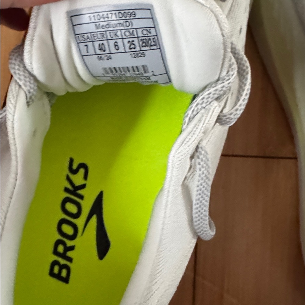 Brooks White and Black Athletic Shoes - Picture 8 of 9